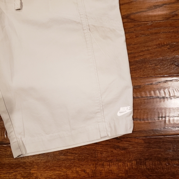 NIKE NWOT Women's Cotton Button/Drawstring Shorts - Size L (12-14) - Picture 4 of 7